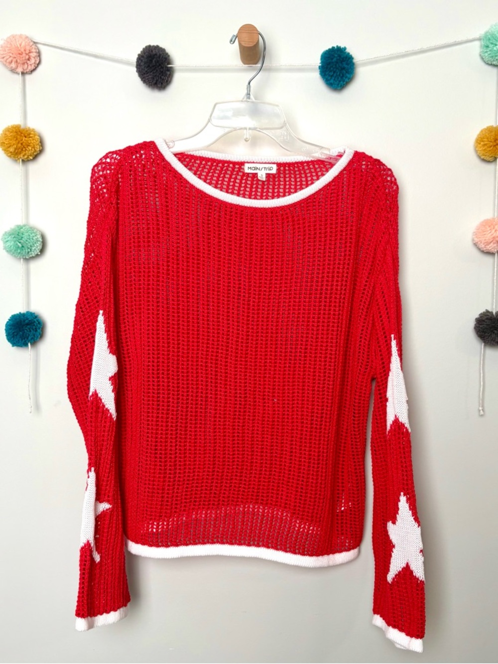 Main Strip Red Star Sleeve Open Knit Pullover Sweater